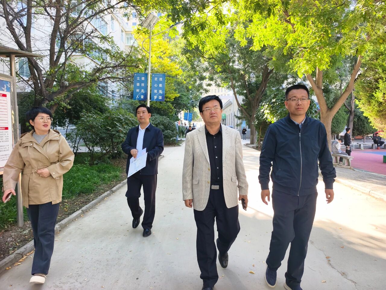 1759040233485817.jpg 4.jpg